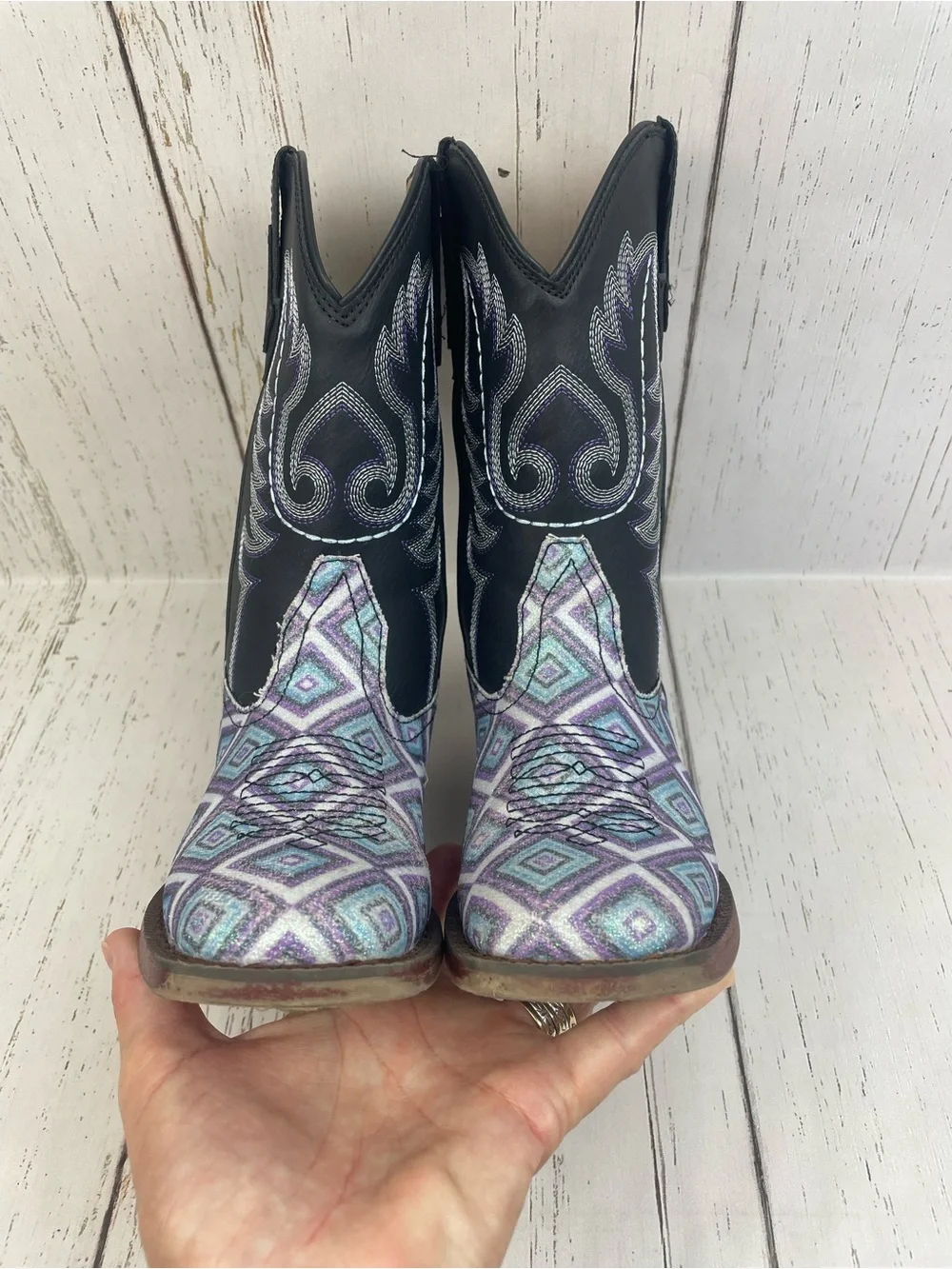 Roper girl’s glitter